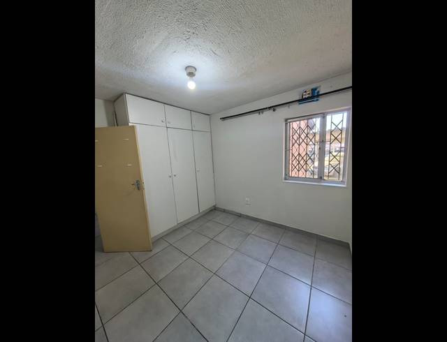 3 BEDROOM FLAT RENTED IN BRACKENHAM